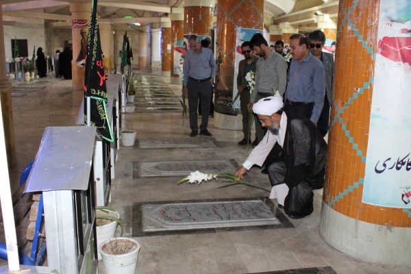برگزاری آئین تجدید میثاق با شهدا مسئولان و کارکنان دانشگاه فرهنگیان استان بوشهر 11