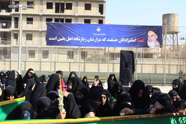 در دانشگاه فرهنگیان استان بوشهر؛
پیکر پاک شهید 17 ساله خوشنام دفاع مقدس تشییع و تدفین شد 33