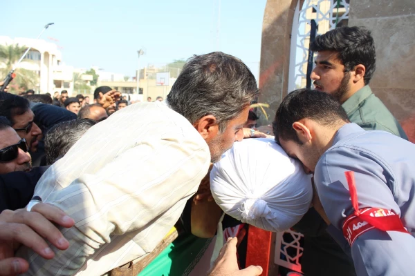 در دانشگاه فرهنگیان استان بوشهر؛
پیکر پاک شهید 17 ساله خوشنام دفاع مقدس تشییع و تدفین شد 9