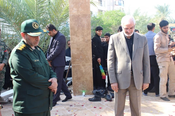 در دانشگاه فرهنگیان استان بوشهر؛
پیکر پاک شهید 17 ساله خوشنام دفاع مقدس تشییع و تدفین شد 14