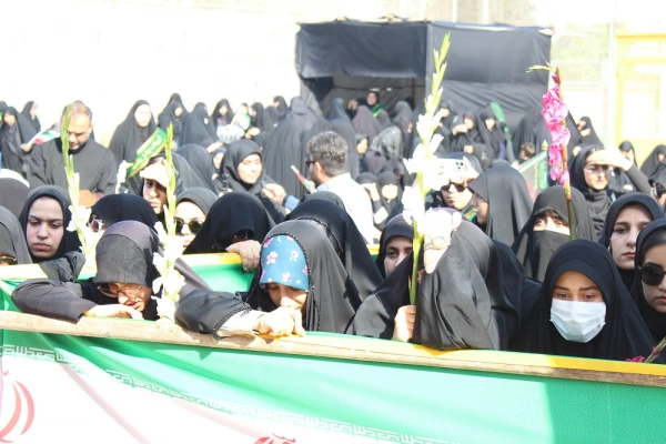 در دانشگاه فرهنگیان استان بوشهر؛
پیکر پاک شهید 17 ساله خوشنام دفاع مقدس تشییع و تدفین شد 15