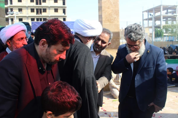 در دانشگاه فرهنگیان استان بوشهر؛
پیکر پاک شهید 17 ساله خوشنام دفاع مقدس تشییع و تدفین شد 38