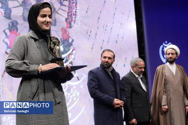 رئیس دانشگاه فرهنگیان استان بوشهر:

کسب رتبه نخست فیلمنامه بخش فرهنگیان 54 جشنواره بین المللی فیلم رشد توسط دانشجومعلم بوشهری 2