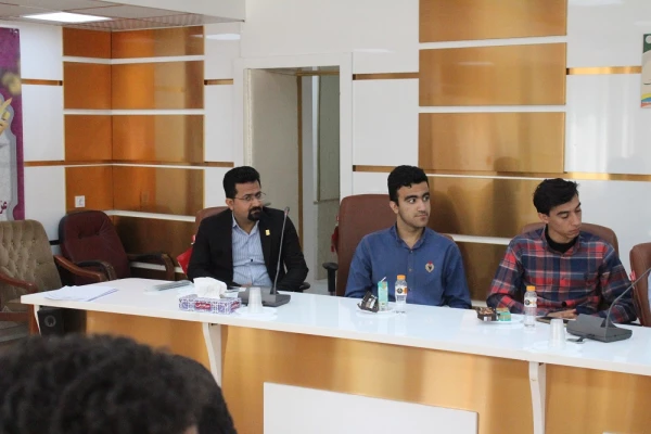 در قالب طرح جامع پیشگیری از آسیب های اجتماعی2/
برگزاری نخستین نشست دوره آموزشی تخصصی پیشگیری از اعتیاد در پردیس علامه طباطبایی  10