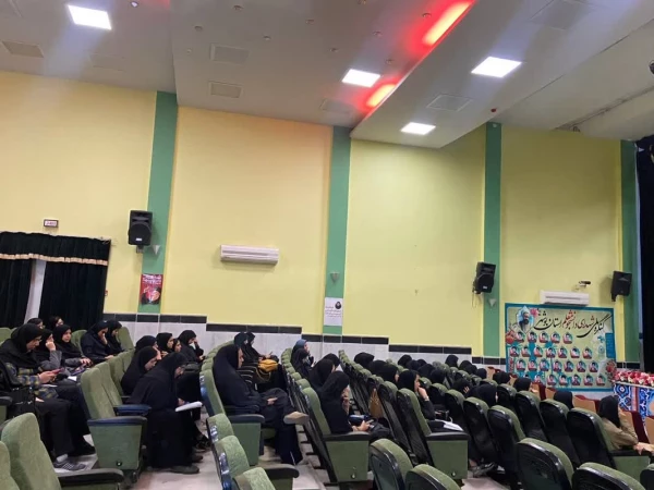 در پردیس بنت الهدی صدر بوشهر برگزار شد: 
کارگاه پیشگیری از اعتیاد در قالب طرح پیشگیری از آسیب های اجتماعی 
 2