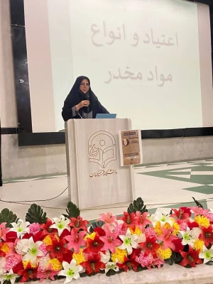 در پردیس بنت الهدی صدر بوشهر برگزار شد: 
کارگاه پیشگیری از اعتیاد در قالب طرح پیشگیری از آسیب های اجتماعی 
 2