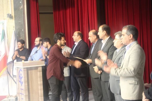 با حضور مدیرکل آموزش و پرورش استان بوشهر؛
آئین پایانی دوازدهمین جشنواره تدریس برتر پردیس علامه طباطبایی بوشهر برگزار شد 3