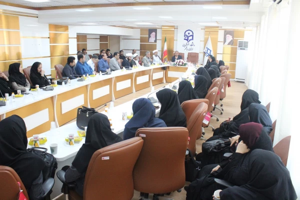 سرپرست پردیس بنت الهدی صدر بوشهر شد 14