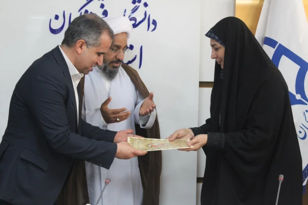 سرپرست پردیس بنت الهدی صدر بوشهر شد 17