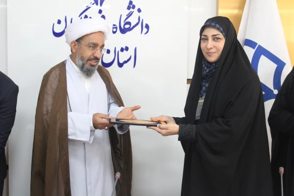 سرپرست پردیس بنت الهدی صدر بوشهر شد 18