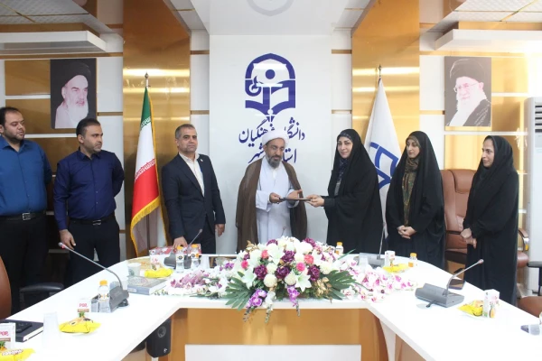 سرپرست پردیس بنت الهدی صدر بوشهر شد 19