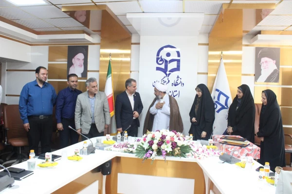 سرپرست پردیس بنت الهدی صدر بوشهر شد 20