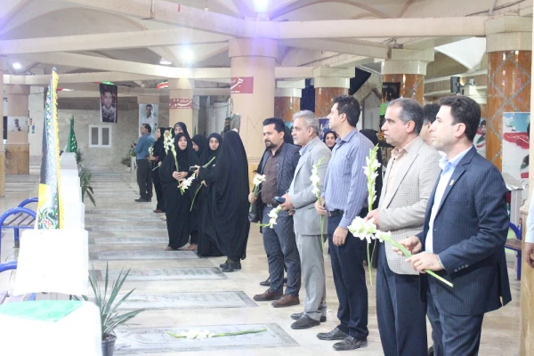 به مناسبت آغاز هفته دفاع مقدس؛
برگزاری آئین تجدید میثاق دانشگاهیان دانشگاه فرهنگیان استان بوشهر با شهدا 2