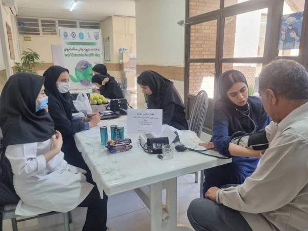 برپایی ایستگاه سلامت جسم و روان در پردیس بنت الهدی صدر بوشهر 5