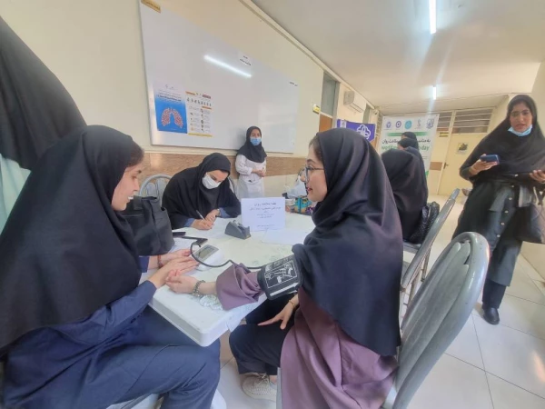 برپایی ایستگاه سلامت جسم و روان در پردیس بنت الهدی صدر بوشهر 18