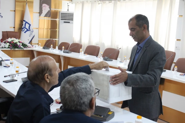 با برگزاری انتخابات مجمع عمومی کانون بازنشستگان؛

انتخاب هیات مدیره و بازرس کانون بازنشستگان دانشگاه فرهنگیان استان بوشهر 4