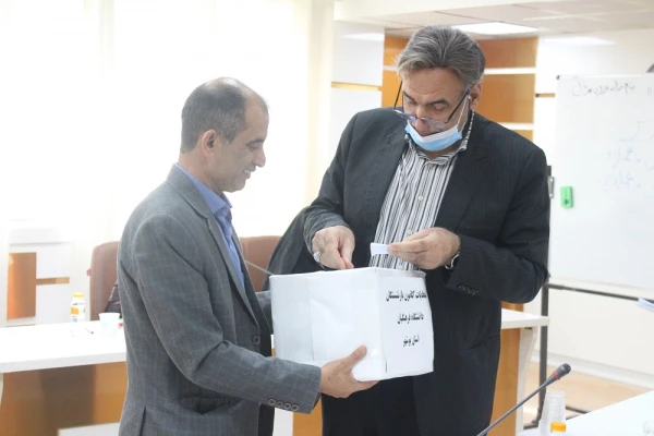 با برگزاری انتخابات مجمع عمومی کانون بازنشستگان؛

انتخاب هیات مدیره و بازرس کانون بازنشستگان دانشگاه فرهنگیان استان بوشهر 4