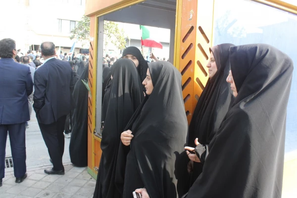 حضور دانشگاهیان دانشگاه فرهنگیان استان بوشهر در مراسم تشییع شهید مدافع امنیت 12