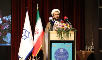 رئیس سازمان پژوهش و برنامه ریزی آموزشی وزارت آموزش و پرورش:

تربیت نسل انقلابی، رمز حفظ فرهنگ و ارزش های انقلاب اسلامی
